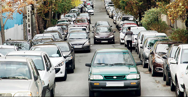 دوبله و سوبله پارک کردن خودرو در خیابان؛ خود خواهی و کم فهمی!